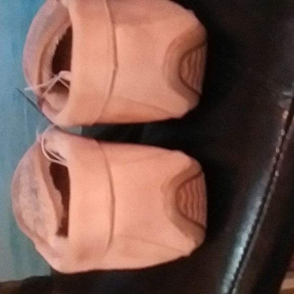 Nautica faux fur lined slippers - Picture 5 of 7